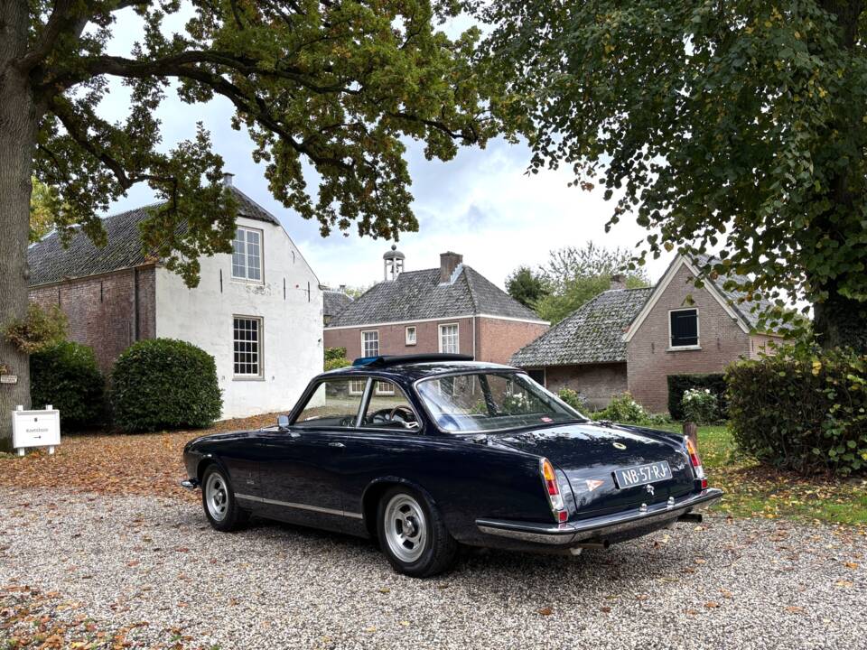 Image 1/28 of Gordon-Keeble GT (1965)