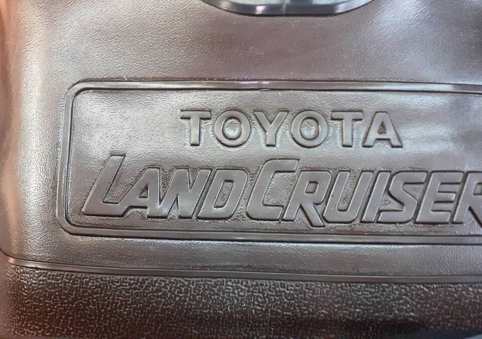 Image 46/61 of Toyota Land Cruiser FJ 62 (1989)