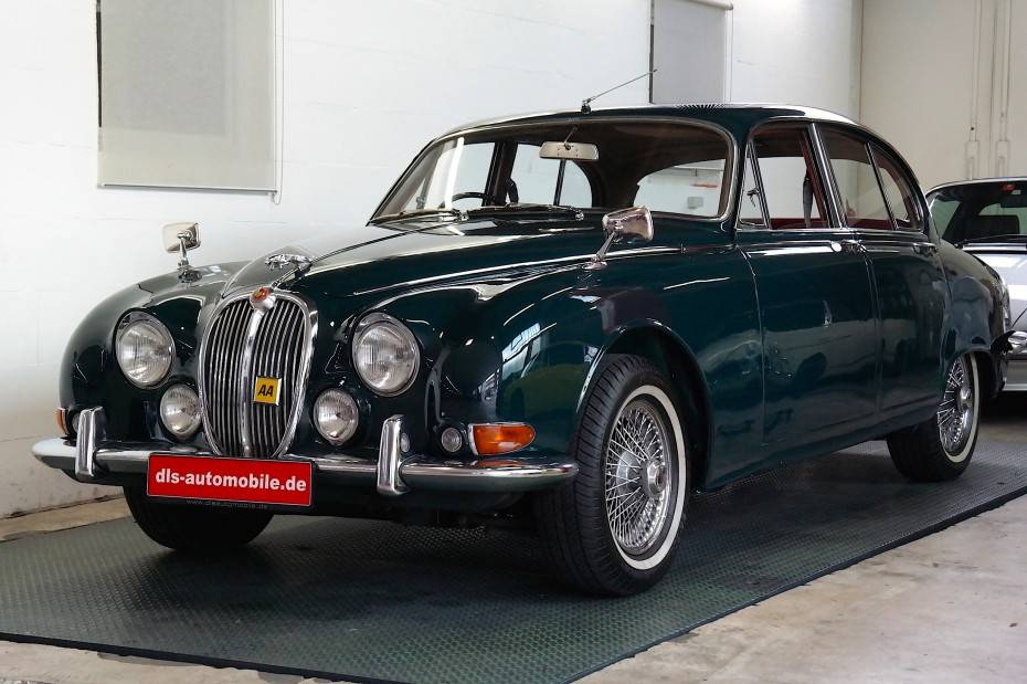 Image 2/29 of Jaguar S-Type 3.4 (1966)