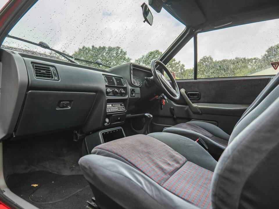 Immagine 22/50 di Ford Escort IV XR3i (1987)