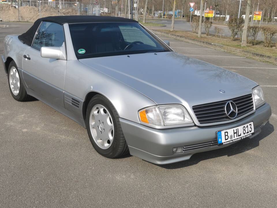 Afbeelding 21/58 van Mercedes-Benz 500 SL (1991)