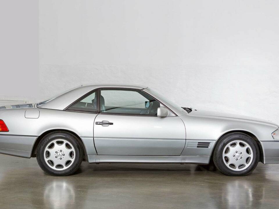 Image 12/20 of Mercedes-Benz SL 280 (1994)