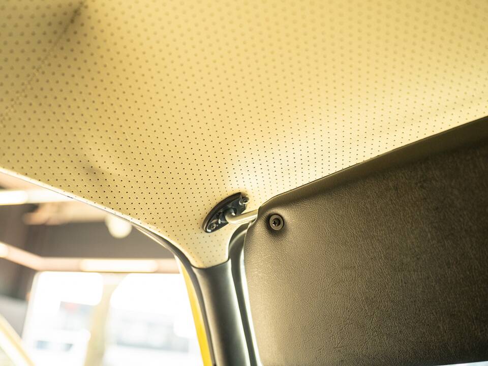 Image 38/50 de Porsche 911 2.4 T &quot;Oilflap&quot; (1972)