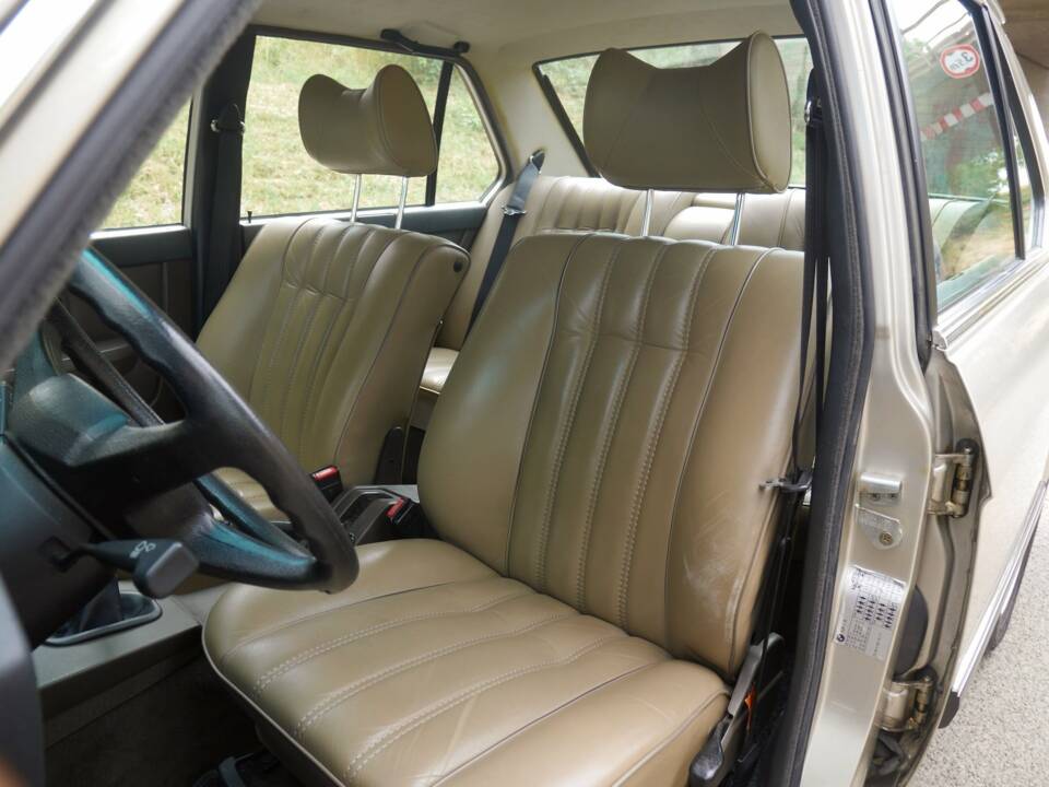 Image 11/42 of BMW 528i (1900)