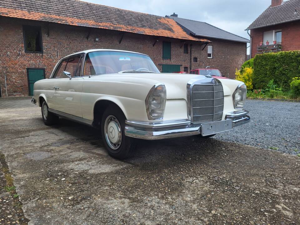 Imagen 13/49 de Mercedes-Benz 250 SE (1966)