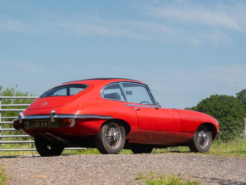 Image 12/50 de Jaguar Type E (2+2) (1969)