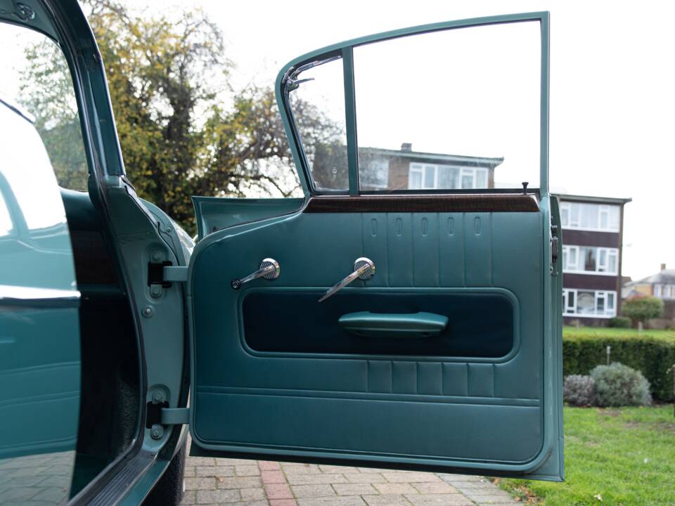 Bild 34/50 von Vauxhall Cresta (1961)