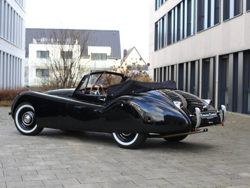 Immagine 37/40 di Jaguar XK 120 DHC (1953)