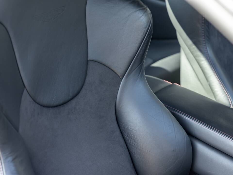 Image 23/75 of Aston Martin V12 Vanquish S (2007)