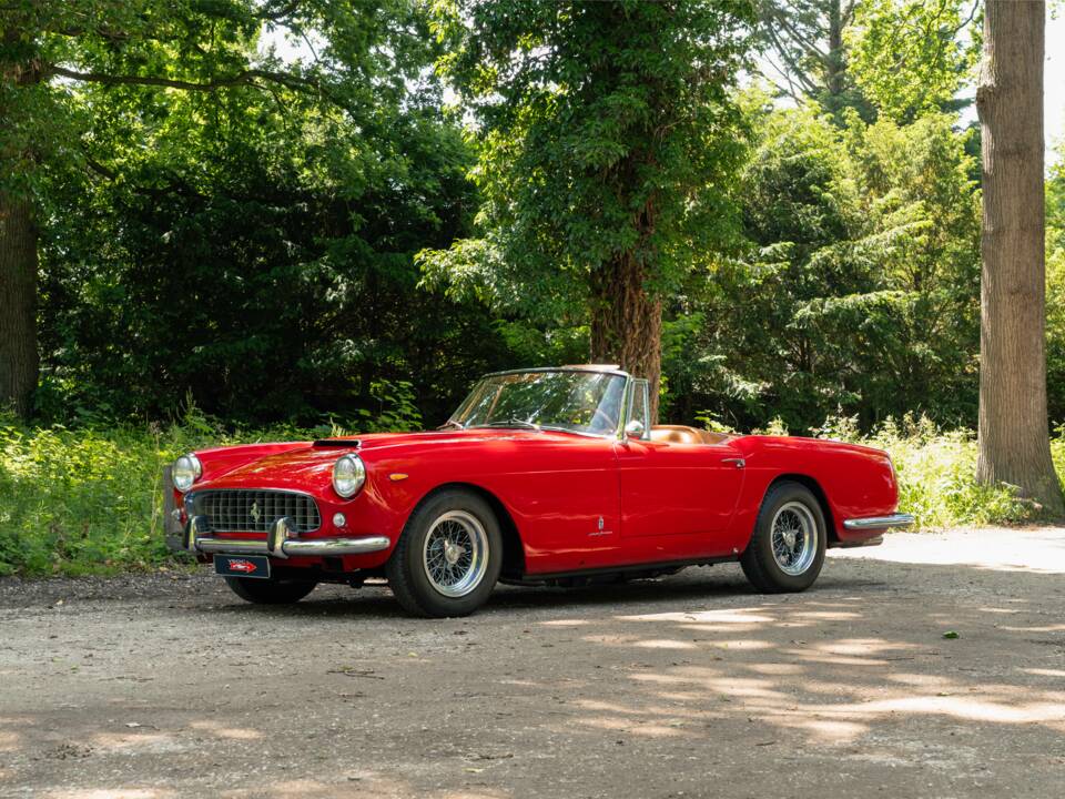 Image 1/14 de Ferrari 250 GT Cabriolet Pininfarina (1961)