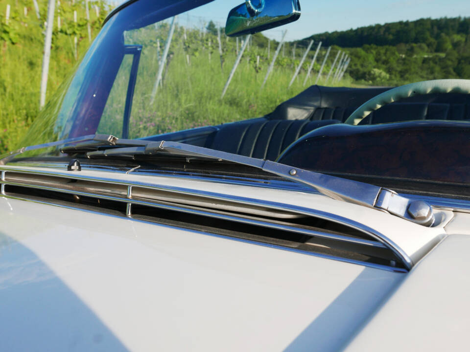 Imagen 34/56 de Mercedes-Benz 220 SE b (1962)
