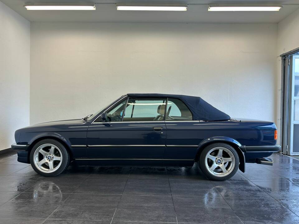 Bild 14/50 von BMW 325i (1989)
