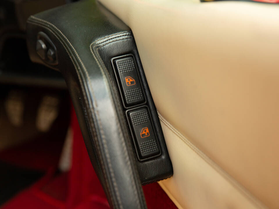 Immagine 17/49 di Ferrari 328 GTS (1988)