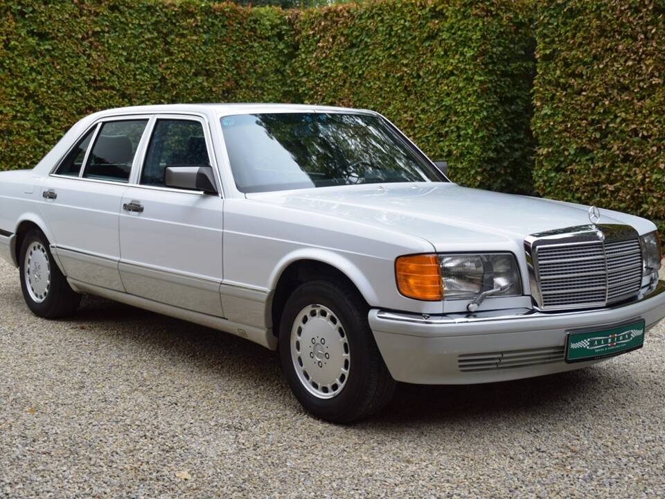 Image 10/55 of Mercedes-Benz 560 SEL (1989)