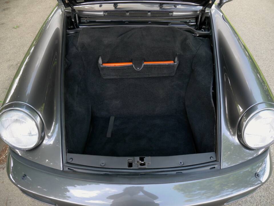Bild 29/35 von Porsche 911 Carrera 2 (1993)