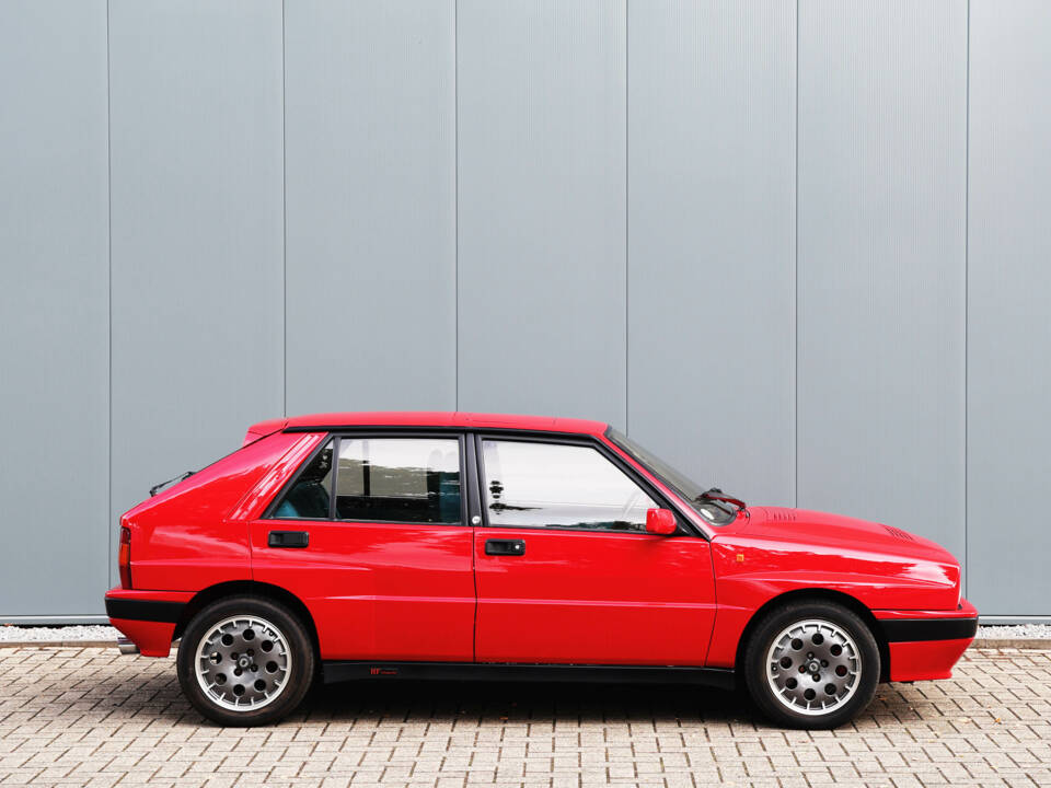 Image 1/41 of Lancia Delta HF Integrale (1989)