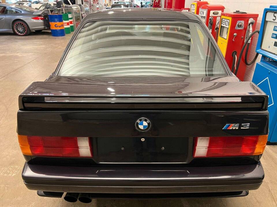 Image 19/20 of BMW M3 Cecotto (1989)