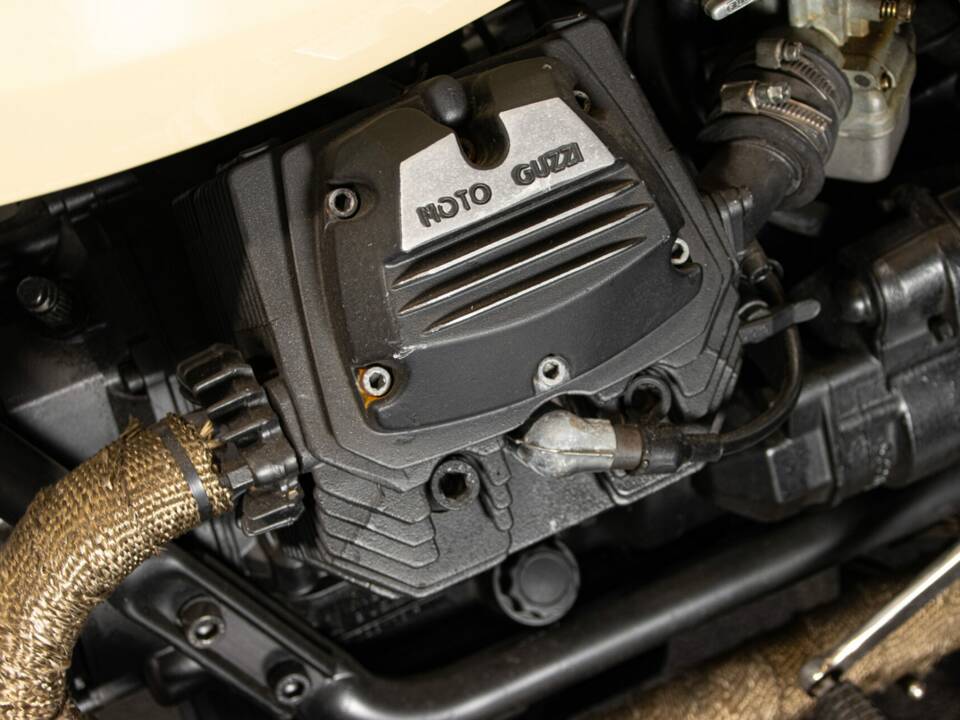 Image 49/50 of Moto Guzzi V 35 Imola II (1983)