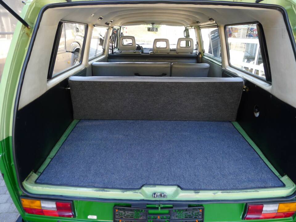 Image 13/15 of Volkswagen T3 Caravelle GL 1.9 (1990)