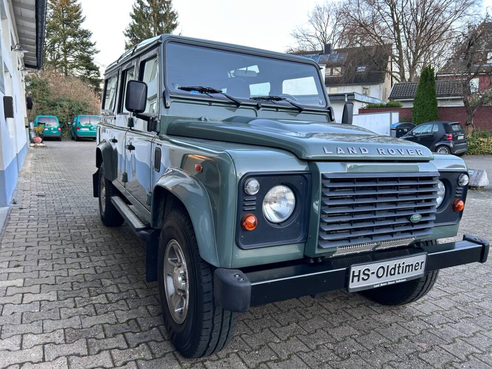 Image 17/35 of Land Rover Defender 90 (2014)