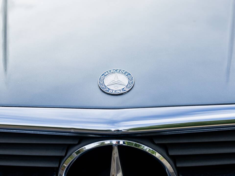 Afbeelding 23/27 van Mercedes-Benz 420 SL (1987)