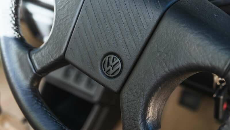 Image 16/50 of Volkswagen Golf Mk I GTI 1.8 (1991)