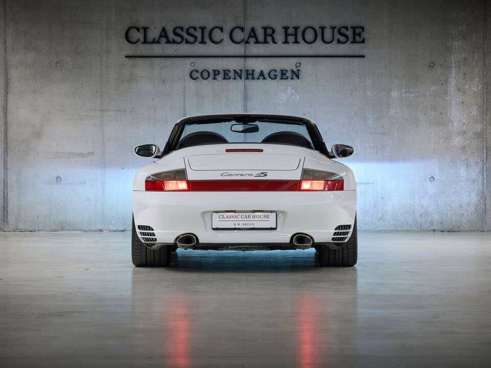 Imagen 17/98 de Porsche 911 Carrera 4S (2004)
