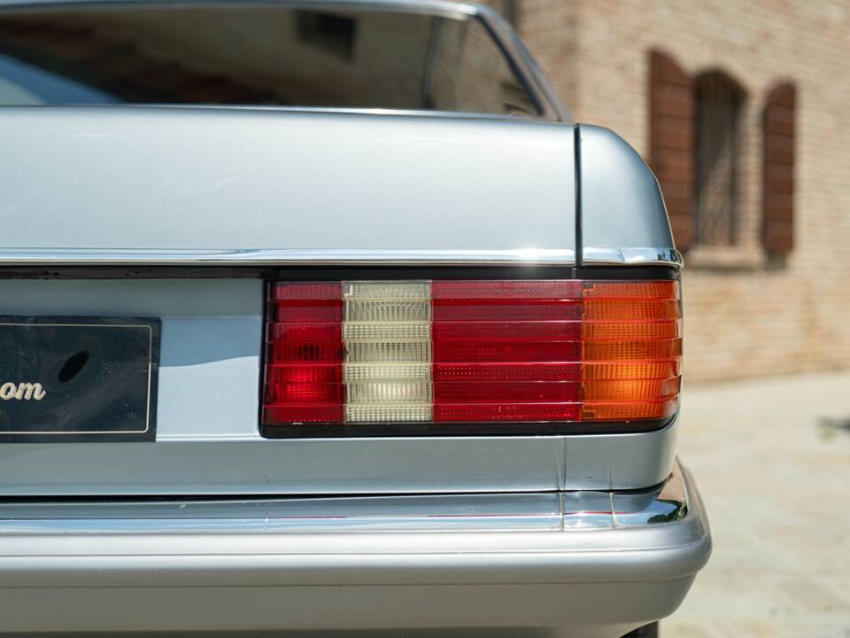Image 17/50 de Mercedes-Benz 380 SEC (1982)