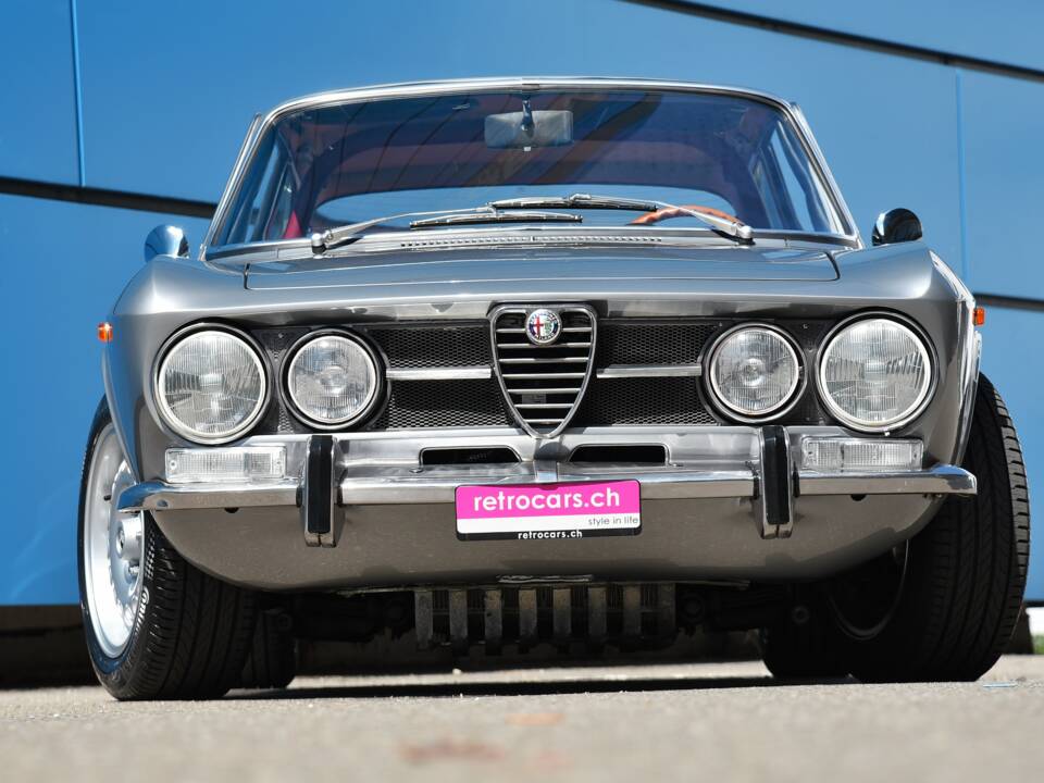 Image 15/24 of Alfa Romeo 1750 GT Veloce (1971)