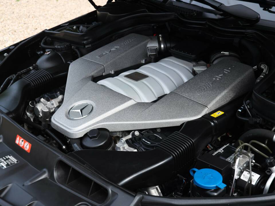 Image 4/50 of Mercedes-Benz C 63 AMG (2012)