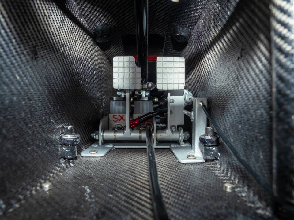 Image 77/85 of Ferrari 641 (1990)