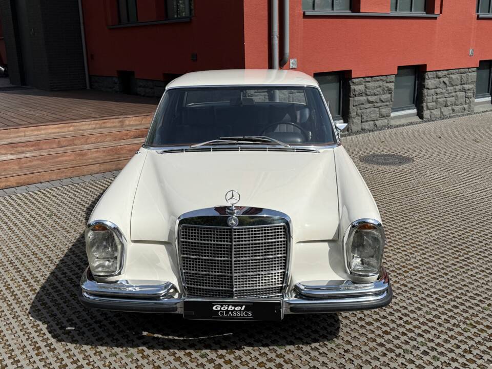 Image 5/54 de Mercedes-Benz 280 SE 3,5 (1970)