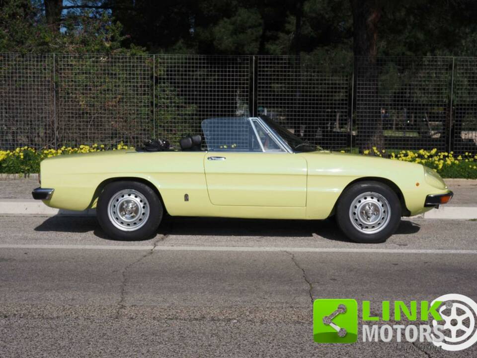 Imagen 3/10 de Alfa Romeo 2000 Spider Veloce (1975)