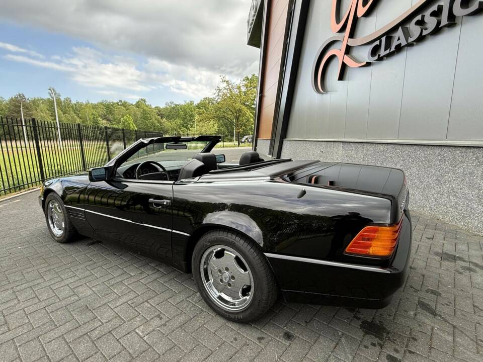 Image 4/50 of Mercedes-Benz 500 SL (1991)