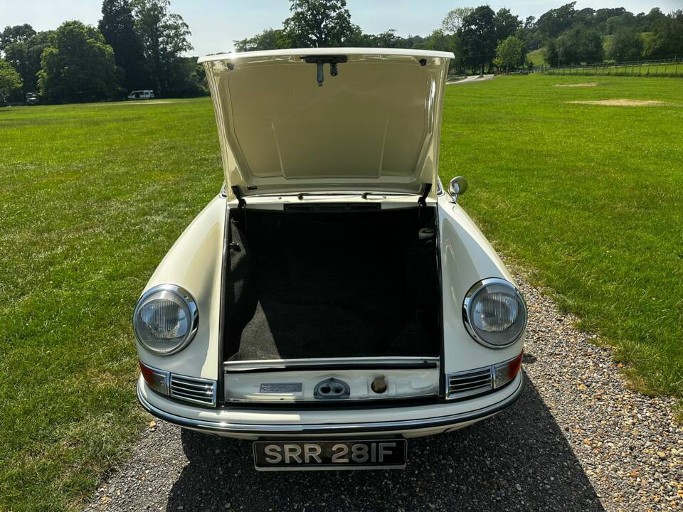 Image 18/44 of Porsche 912 (1968)