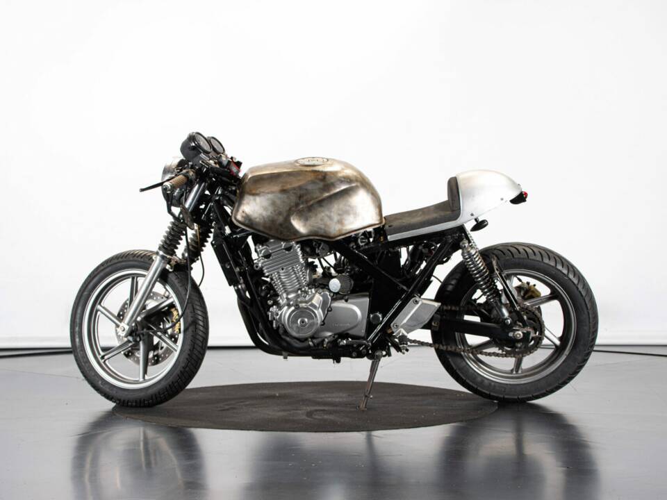 Image 1/48 of Honda CB 500E (1999)