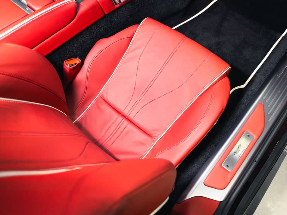 Image 31/38 of Aston Martin Virage (2012)