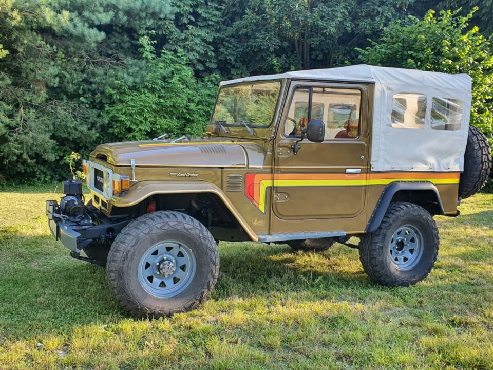 Immagine 3/15 di Toyota Land Cruiser BJ 40 (1984)