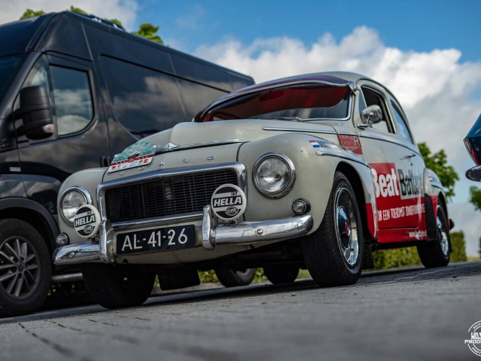 Image 3/11 of Volvo PV 544 Sport (1962)