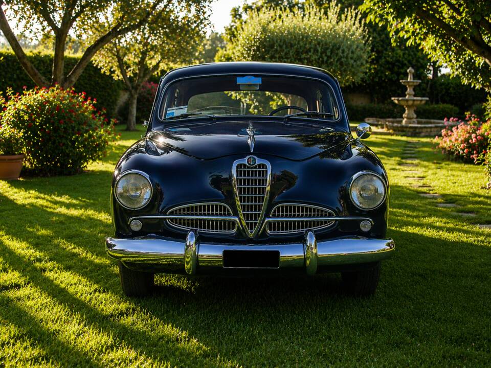 Immagine 2/17 di Alfa Romeo 1900 Super Berlina (1954)
