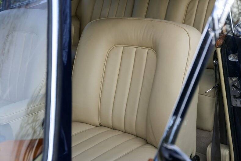 Image 21/50 of Bentley S 3 Continental (1962)