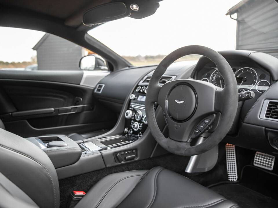 Image 4/50 of Aston Martin DBS (2011)