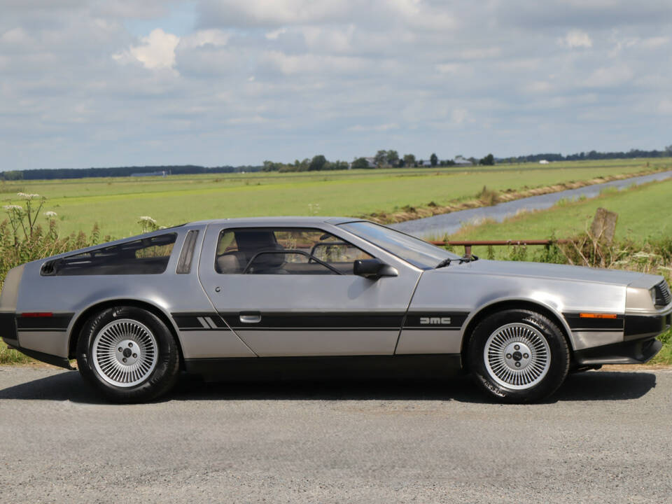 Image 5/32 of DeLorean DMC-12 (1981)