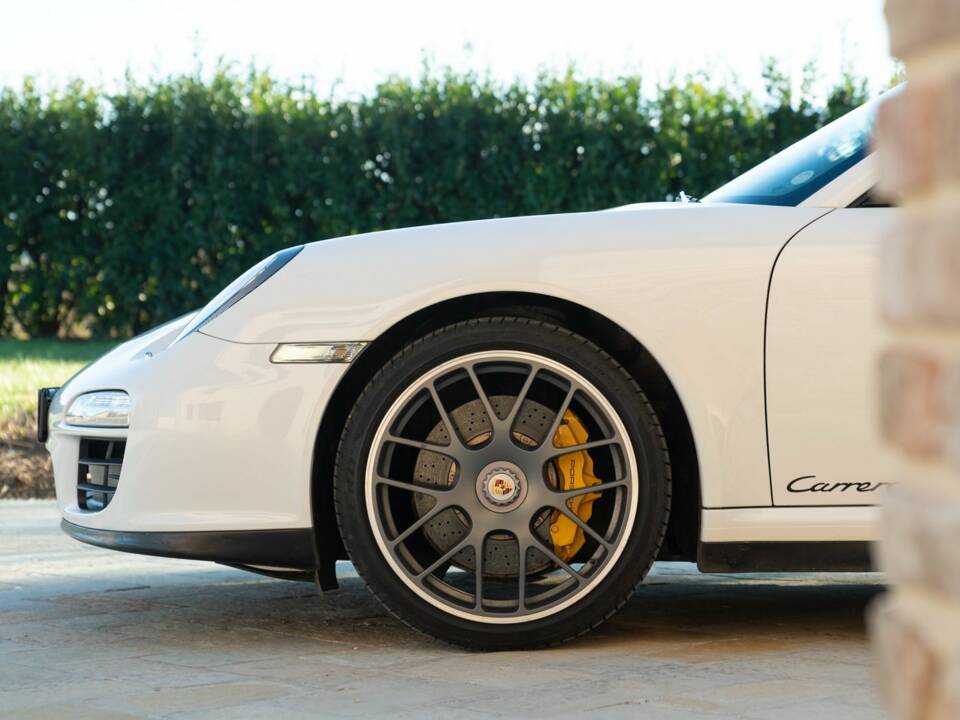 Image 20/49 of Porsche 911 Carrera 4 GTS (2011)