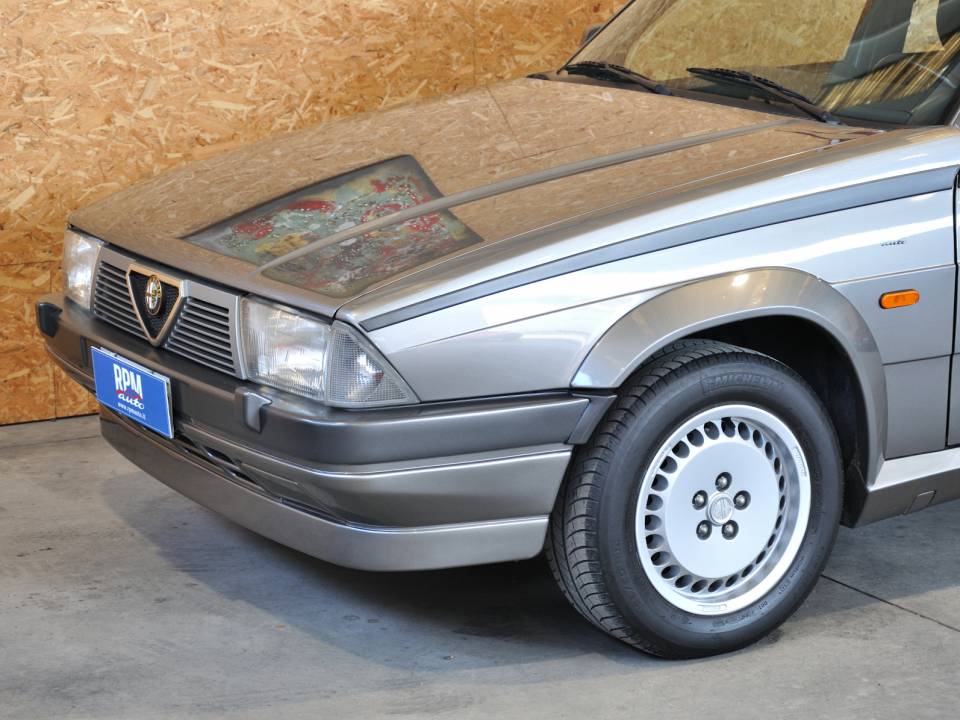 Image 6/48 de Alfa Romeo 75 2.0 Twin Spark (1988)