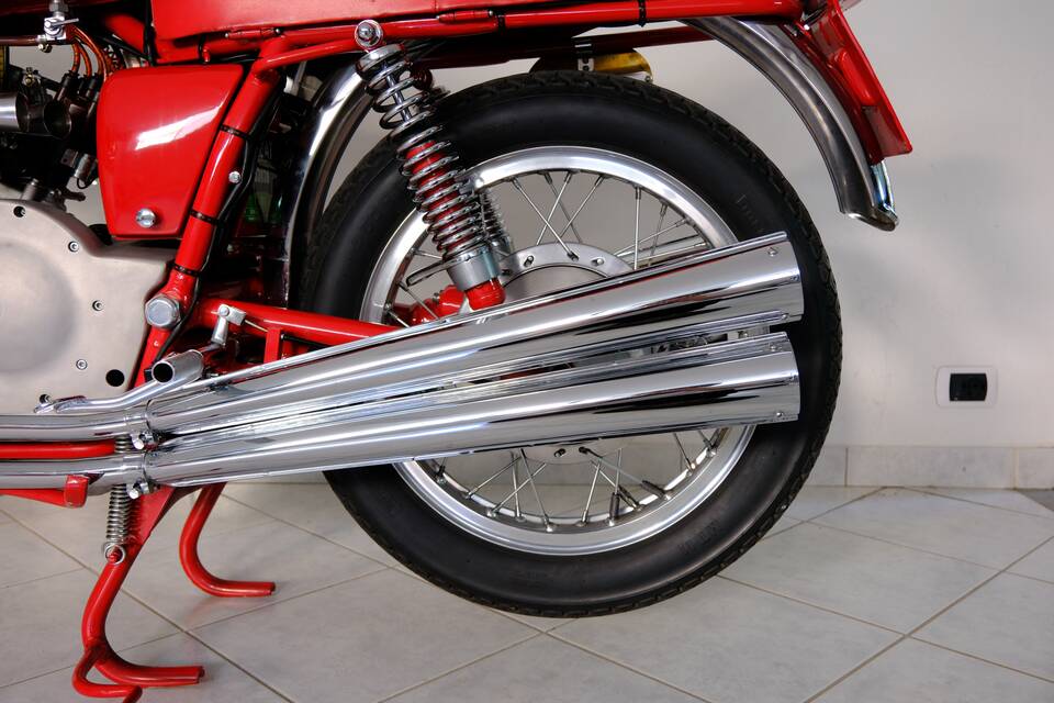 Image 62/99 of MV Agusta 750 Sport (1971)