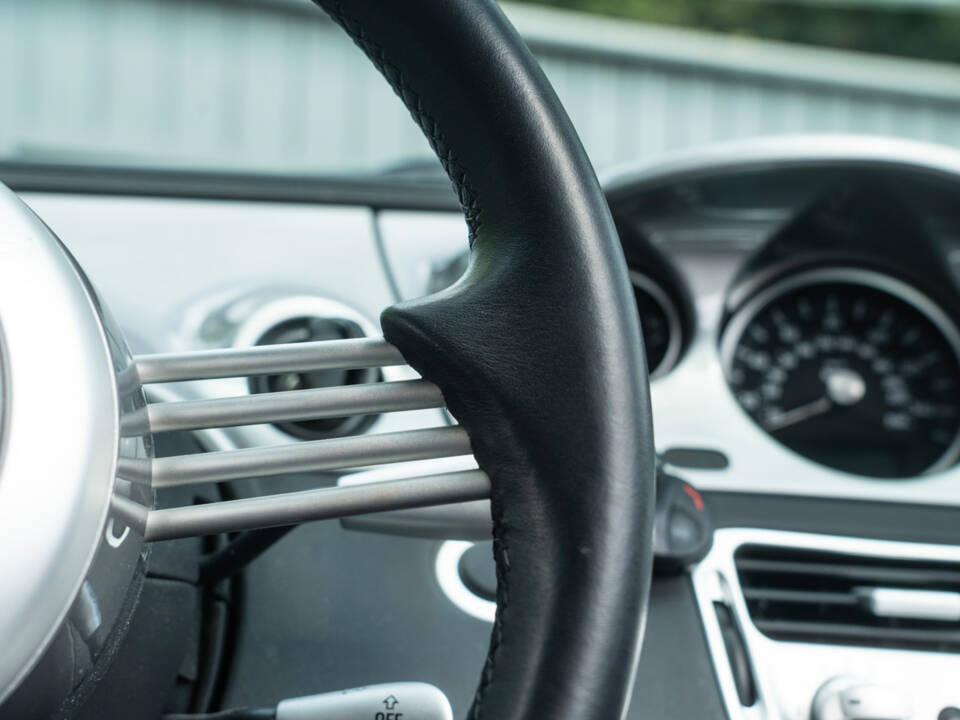 Image 19/53 of BMW Z8 (2001)