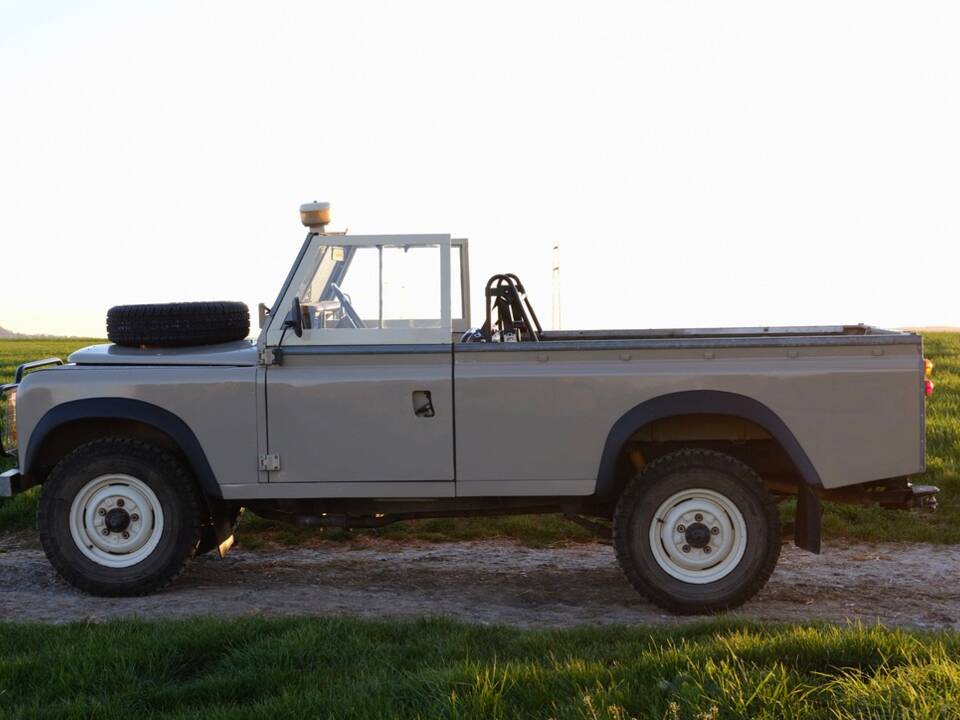 Image 22/30 de Land Rover 109 (1979)