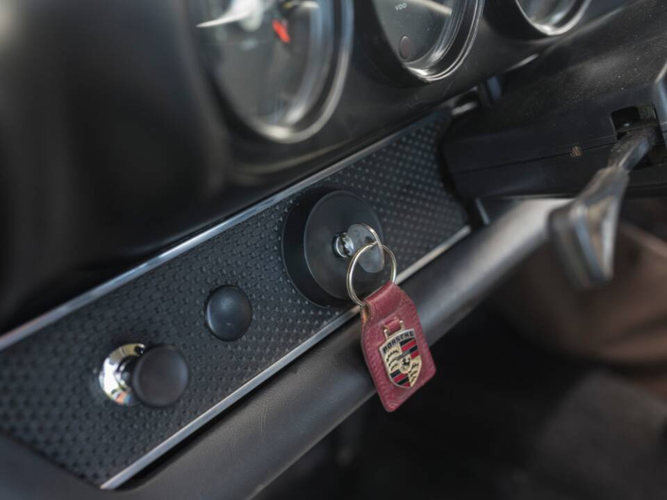 Bild 38/43 von Porsche 911 2.0 E (1969)