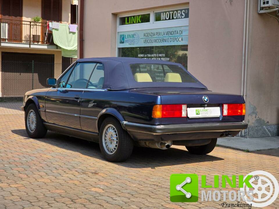 Bild 3/10 von BMW 320i (1987)